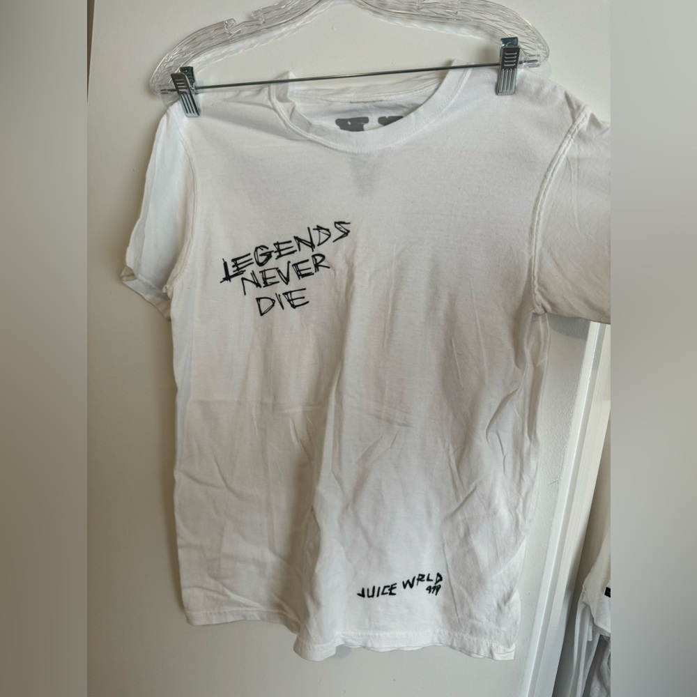 Short sleeve pullover size S color white in perfect condition